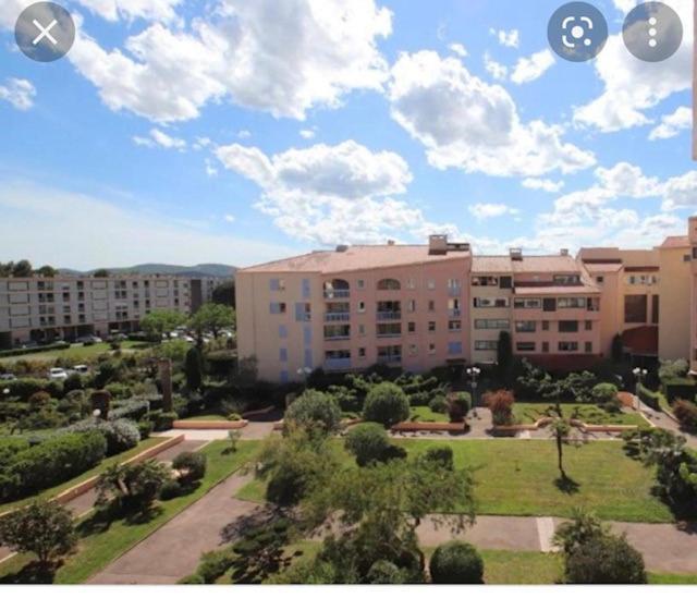Frejus, Studio Dans Residence Avec Piscine Eksteriør billede